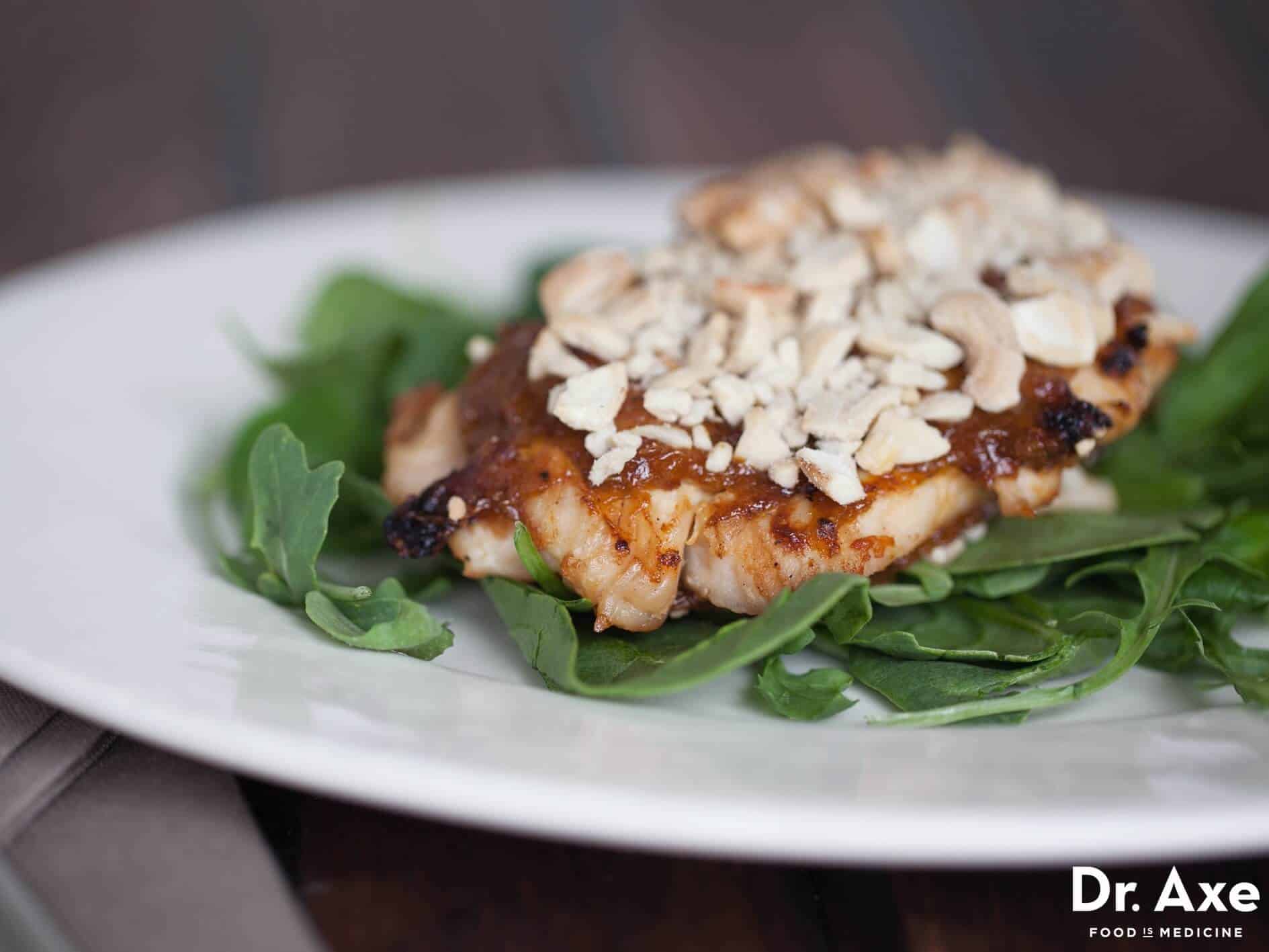 Cashew chicken with apricot sauce - Dr. Axe