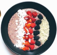 Chia seed smoothie bowl
