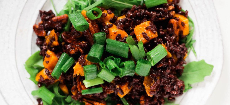 Candied pecan butternut squash salad - Dr. Axe