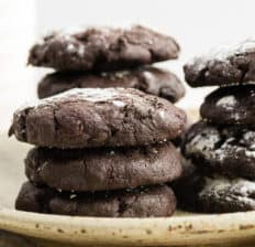 Chocolate crinkle cookies - Dr. Axe